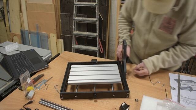 Une CNC arrive dans l'atelier la CNC 3018 PRO смотреть онлайн