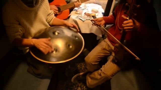 Davide Swarup and Arambolla - "Nameco" - Soviet train version - Handpan Music смотреть онлайн