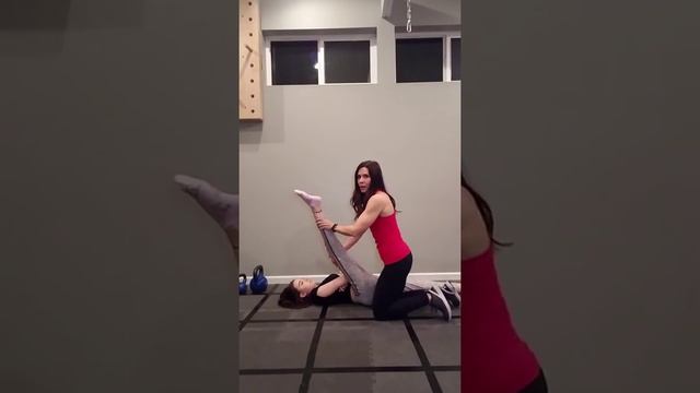 Part 4 Stretching for Splits Challenge AIS смотреть онлайн