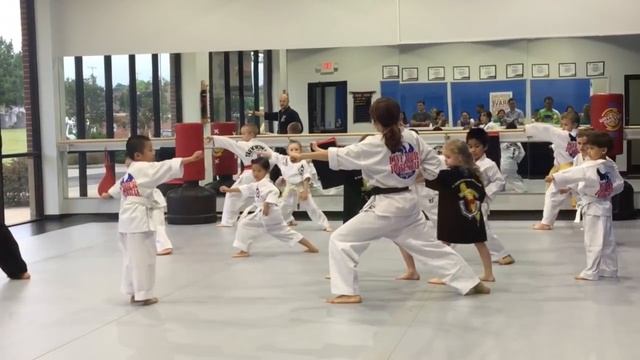 BODY FAT MEASUREMENT - 375lb (170kg) bench press @ 154 body weight смотреть онлайн