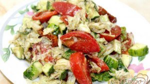 Салат с вялеными помидорами и свежими овощами
