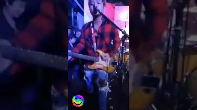 Iman j-rock kesurupan arwah Cobain (nirvana) смотреть онлайн