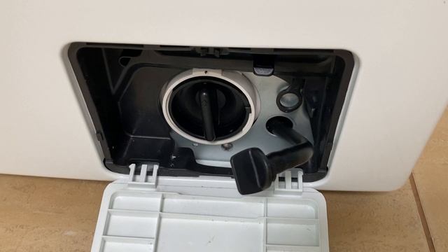 Как открыть люк стиральной машины Samsung WD70J5410AW, если он остается заблокирован после стирки смотреть онлайн