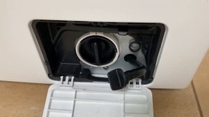 Как открыть люк стиральной машины Samsung WD70J5410AW, если он остается заблокирован после стирки