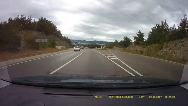 Valentine One V1 3.8952 vs интересная тихая Арена под мостом в Геленджике смотреть онлайн