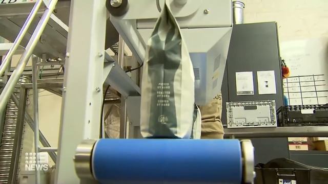 Online coffee orders skyrocket during lockdown | Coronavirus | 9 News Australia смотреть онлайн