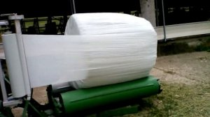 Wrapping bales with SIPMA OZ 7500 TEKLA and Weidemann