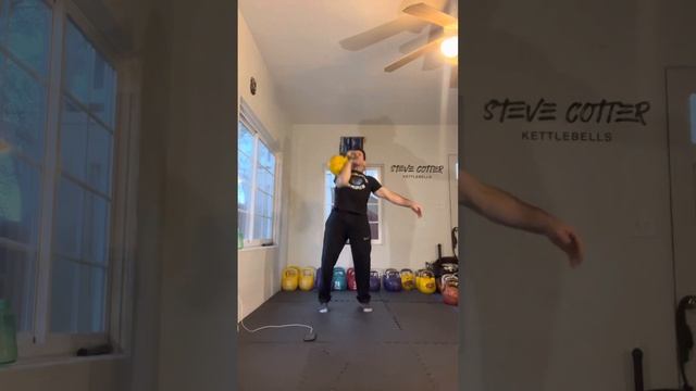 Kettlebell Instructional: Static Holds смотреть онлайн