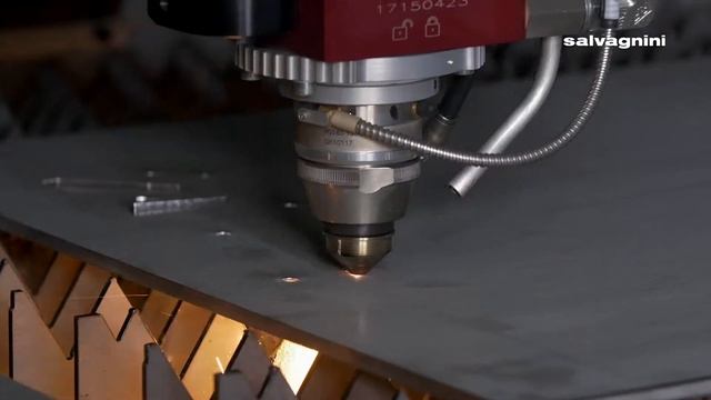 Salvagnini laser cutting: L3 fiber laser on 6mm stainless steel смотреть онлайн