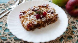Пирог с овсяными хлопьями и яблоками