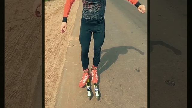 Застегнуть роллеры без рук. Челендж. Попробуй быстрее. смотреть онлайн