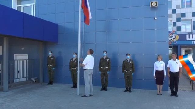 Торжественное поднятие флага России в р.п. Мордово смотреть онлайн