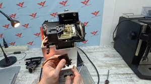 Чистка носиков подачи кофе в Delonghi ECAM 23.450