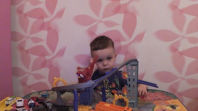 машинки Хотвилс, Hot wheels, скоростной трек с Драконом, Хот Вилс Мегатрек. Видео Хот вилс
