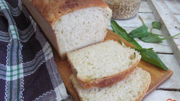 Хлеб с цветной капустой и чесночными стрелками