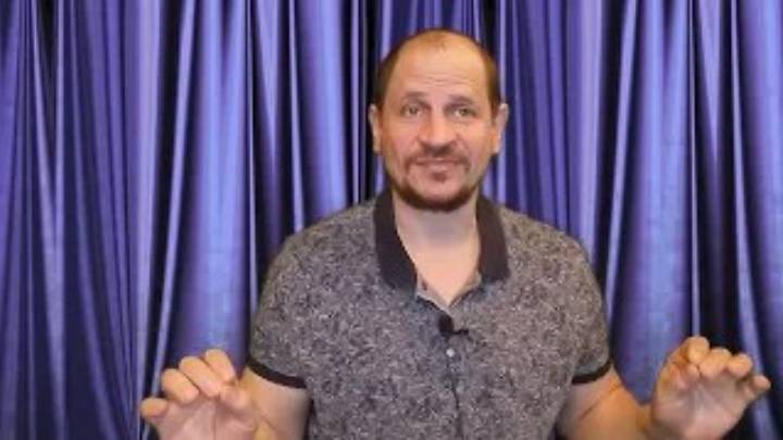 В Тюмени полицейские задержали таксиста, совершившего разбойное нападение на своего клиента смотреть онлайн