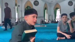 Чеченский мальчик читает красивый нашид