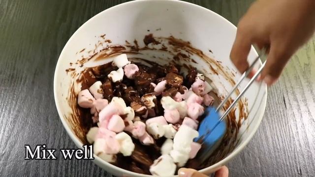 Kids Favourite - NO-BAKE CHOCOLATE BARS | Easy Rocky Road Recipe | Rocky Road Crunch Bars смотреть онлайн