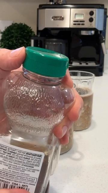 High protein breakfast: Tiramisu Overnight Oats 🍫☕️ 😋 #shorts #tiramisu #overnightoats смотреть онлайн