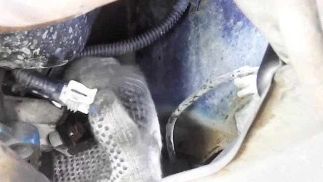 Лада Калина. Замена датчика положения коленчатого вала. смотреть онлайн