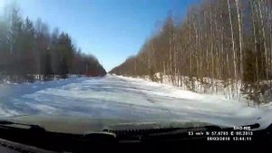 По дороге Мельниково-Кедровый и Кедровый-Парабель.