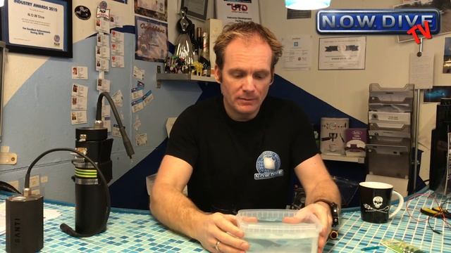 NOWDIVE TV How to service your E/O connection on your drysuit, divelight or your Battery смотреть онлайн