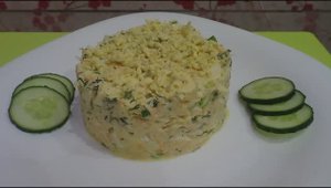 Салат из редьки с яйцом и зеленым луком