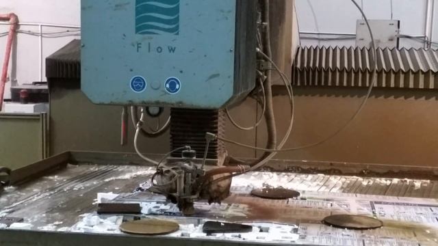 Cutting polycarbonate on Flow waterjet cutter смотреть онлайн