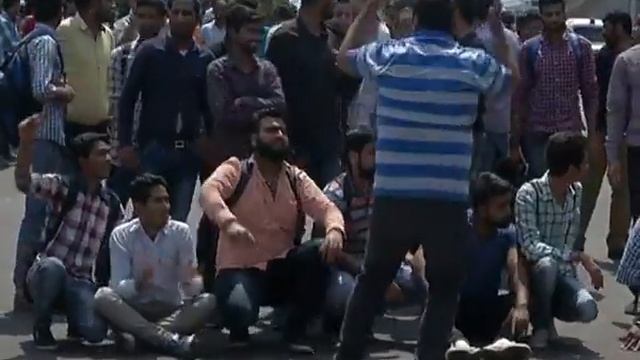 Jammu Students protest against the J&K government on NIT issue