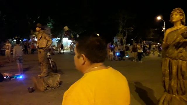 Живые фигуры статуи и Крутые барабанщики - Анапа 2017 смотреть онлайн