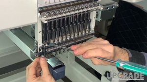 Замена прижимной лапки на вышивальной машине