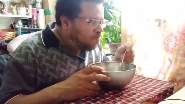 #Мукбанг #еданакамеру. Лапша с куриными сердечками. Очень вкусно! смотреть онлайн