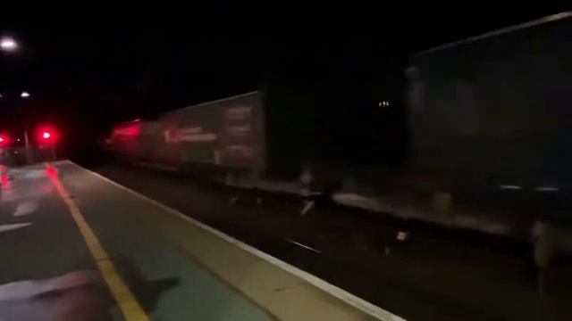 90034 DB Blue and 90037 Christine working 4S49 flying up to Grangemouth from Daventry