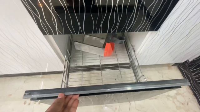 Black & White Theme Modular Kitchen Design // Wooden Cabinets смотреть онлайн