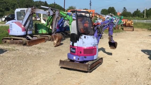 Komatsu PC08UU мини тест мини экскаватора со встроенным гидромолотом в стрелу. смотреть онлайн