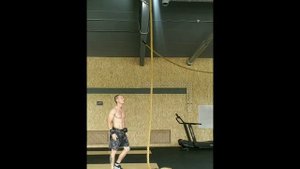 Подъем по канату без ног