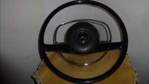 Руль мерседес чёрный бакелит W123 W111 W114 W115 W112