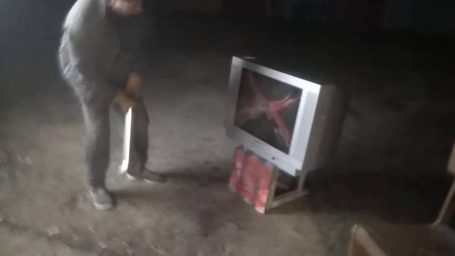 Разбили телевизор😱😱 смотреть онлайн