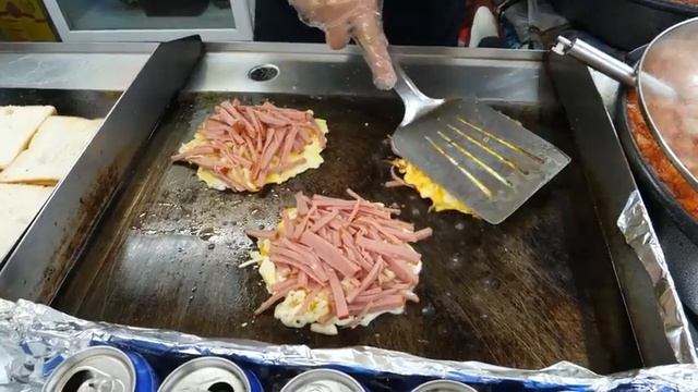 тост с сыром и ветчиной. китайская уличная еда смотреть онлайн