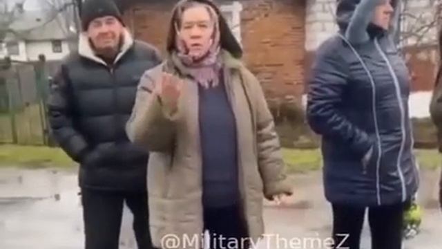 Львовская область. Жители: пришли русские школы садики дома фермы все ставили. Пришли украинцы.