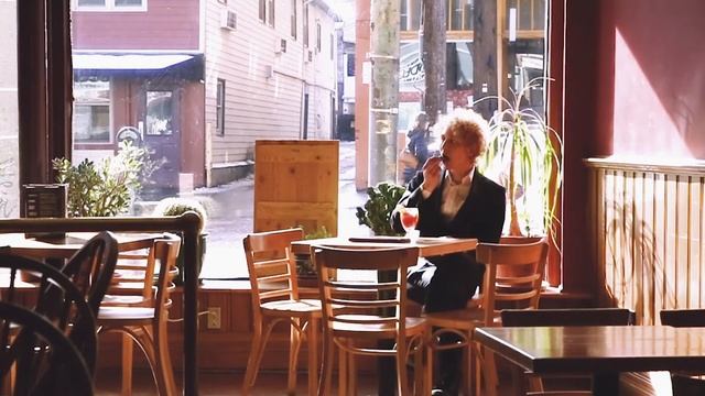 Crooked Spines - Definite Maybe (Official Video) смотреть онлайн