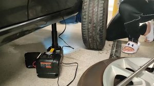 E-HEELP Electric Car Jack 5 Ton 12V Car Jack Hydraulic # Elektricna Dizalica