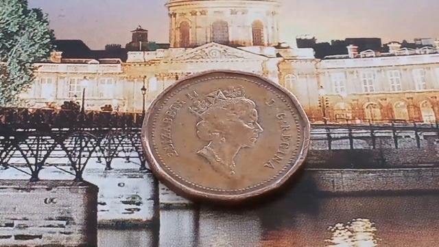   2000 Rare and Valuable Copper PENNY Queen Elizabeth 1867-1992 CANADA 1 CENT 125TH