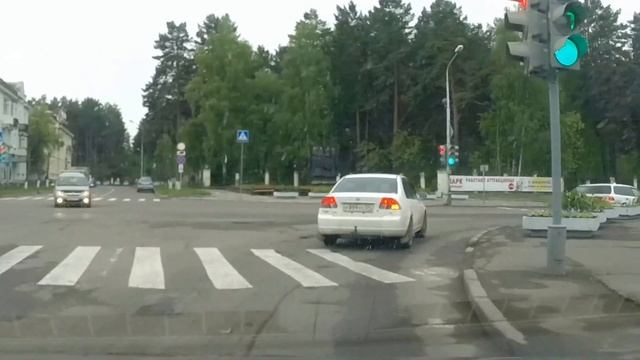 Медведев просто денег нет но вы держитесь смотреть онлайн