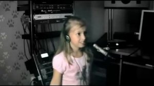 Алина Кукушкина - Песенка про следы (Маша и медведЪ)