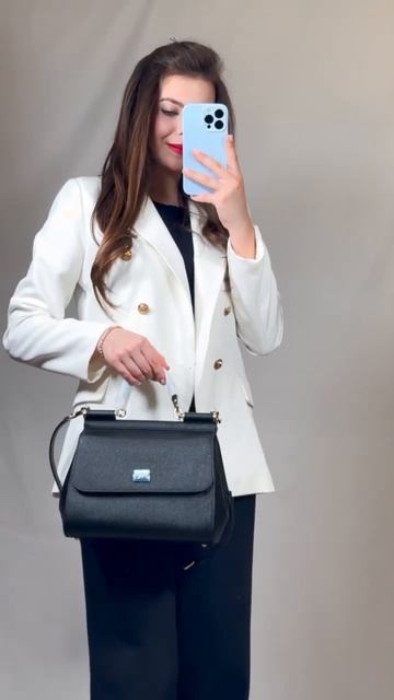 Брендовые товары, выкуп с бутиков Италии под заказ. Телеграмм t.me/shoppingbyola🇮🇹Знаю,когда SALE