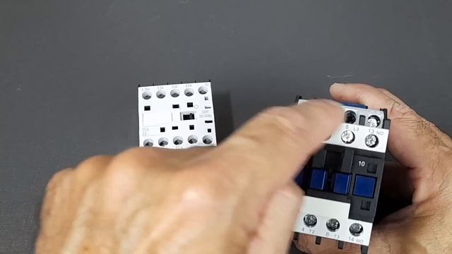 Diferença entre contator de carga e de comando смотреть онлайн