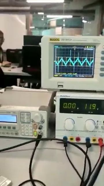 Circuitos Radiolectricos (integrador) смотреть онлайн