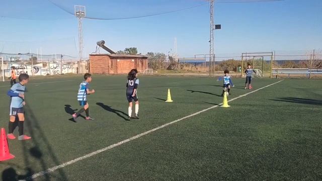 U 8-12 разминка-упражнение, пас в одно касание смотреть онлайн