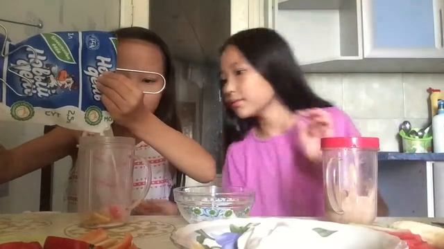 СМУЗИ ЧЕЛЛЕНДЖ | ГАДКИЙ СМУЗИ | Noisy Sisters смотреть онлайн